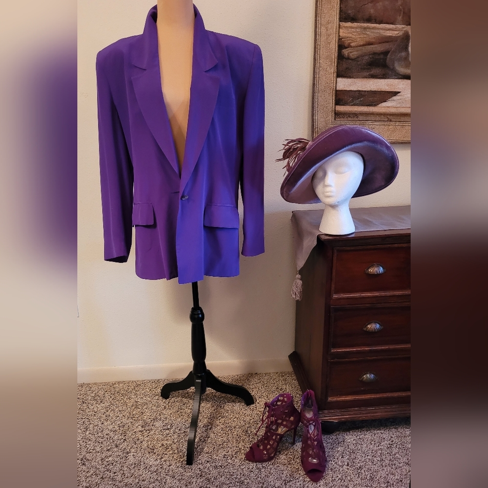 Vintage Anne Klein ll Violet silk blazer 10